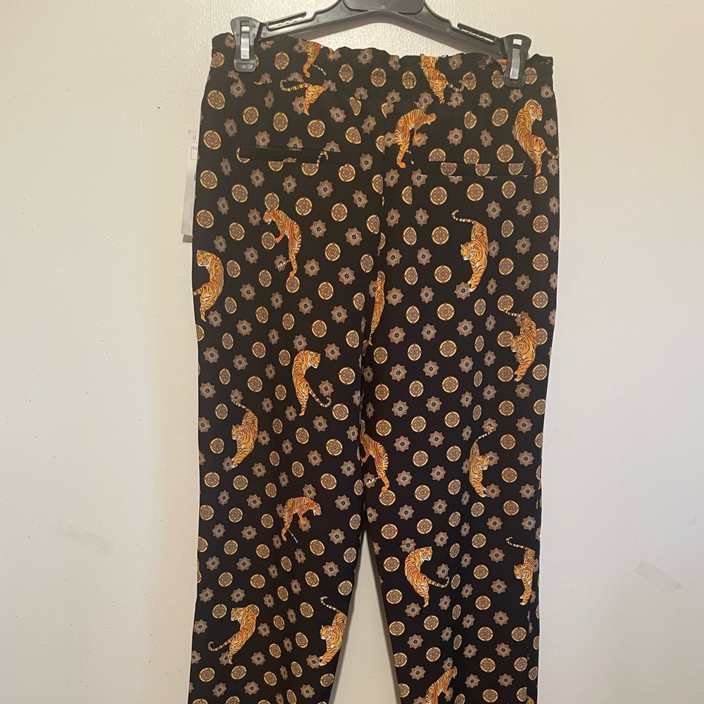 NwT Zara Tiger print joggers, Size 4. Extremely unique!